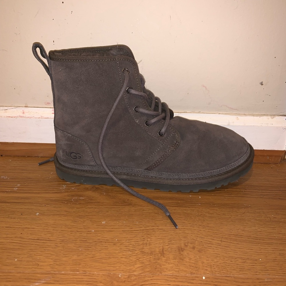 ugg harkley boots in grey